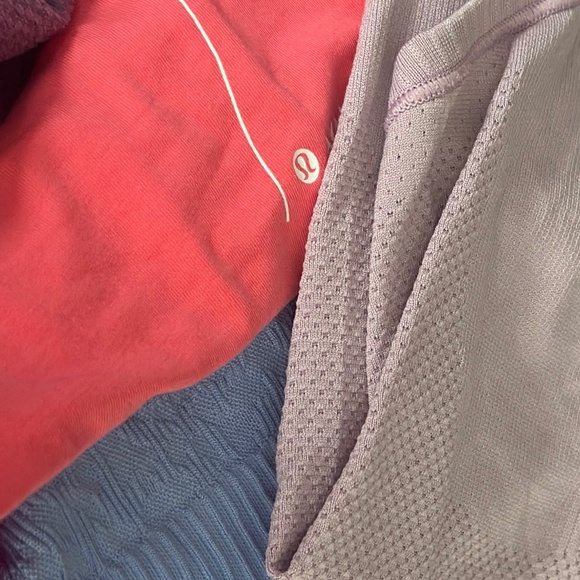 Lululemon Love Tee V--Avalon Graphic (6) - Picture 12 of 15